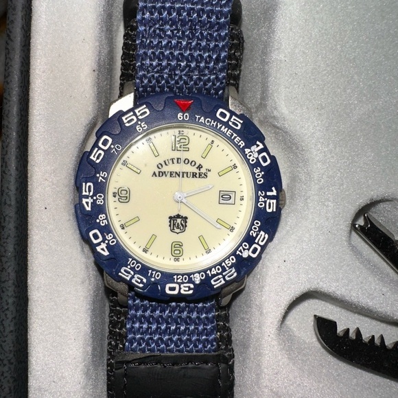 Field and Stream Outdoorsracticsl type of watch and utility tool set - Picture 3 of 5